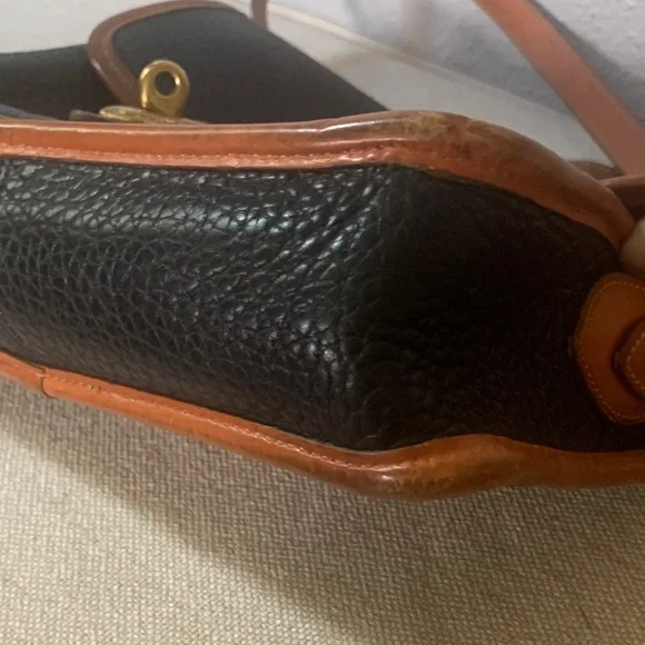 Vintage Dooney & Bourke Black and Brown Leather Crossbody Bag - Picture 14 of 16